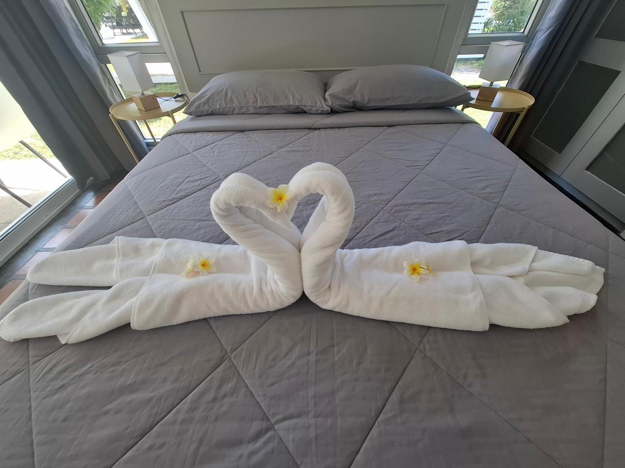 Thiptara Resort - Adults Only 湄南海滩 外观 照片