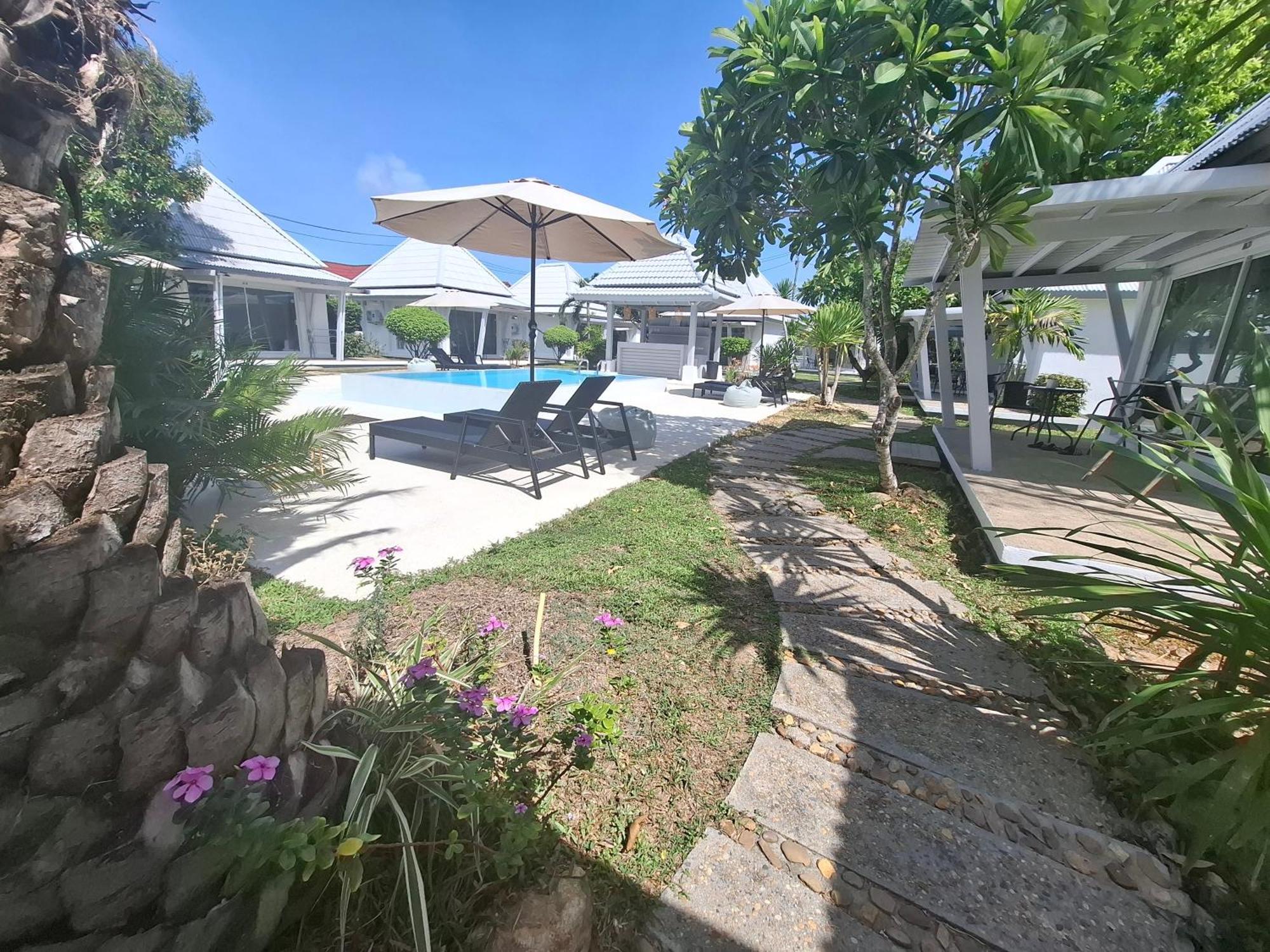 Thiptara Resort - Adults Only 湄南海滩 外观 照片